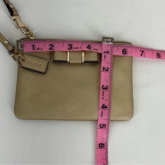 Coach Darcy Gold Leather Bow Wristlet - Picture 17 of 17